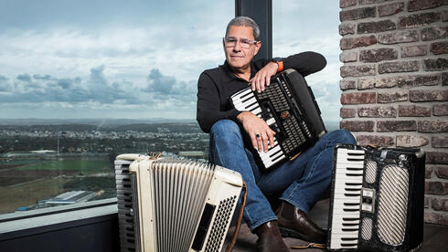 "המנהל המצטיין הוא ניצן אלון, ראש מפקדת השבויים והנעדרים"