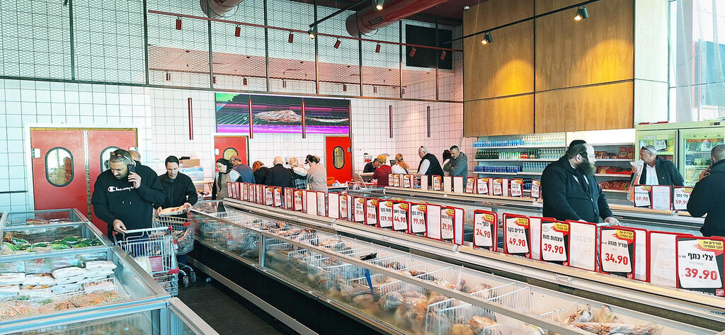 חנות המפעל של בלדי בתימורים. "מרתיח שהכוח בידי הרבנות ואני לא יכול לדאוג לכשרות באמצעות קהילת יהודי ארגנטינה" (צילום: באדיבות החברה) מוסף מנהלים 2025 - חנות מפעל בלדי ב קריית מלאכי