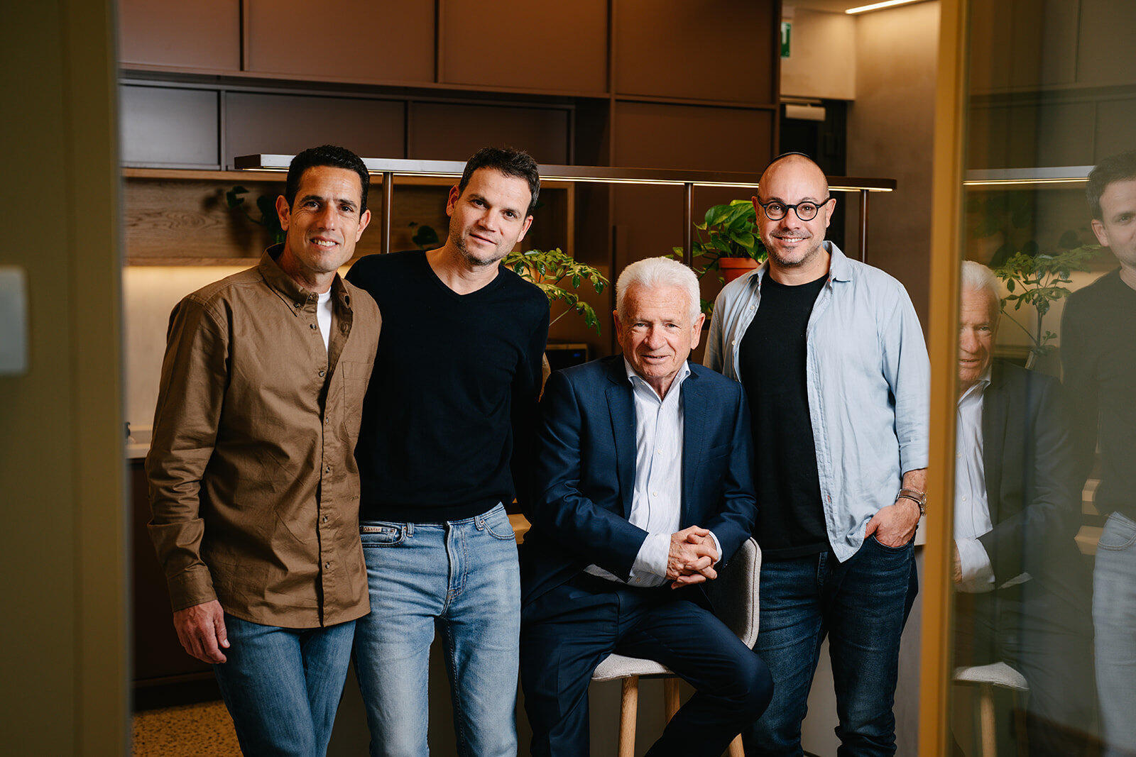 מימין חגי שטדלר , שמואל וולדינגר , ישראל שליסר ו אייל חברוני