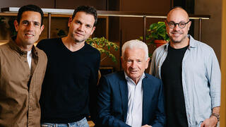 מימין חגי שטדלר , שמואל וולדינגר , ישראל שליסר ו אייל חברוני