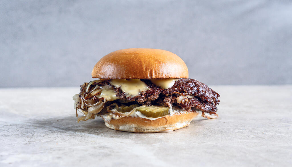 פנאי סמאש בורגר של לוקאל