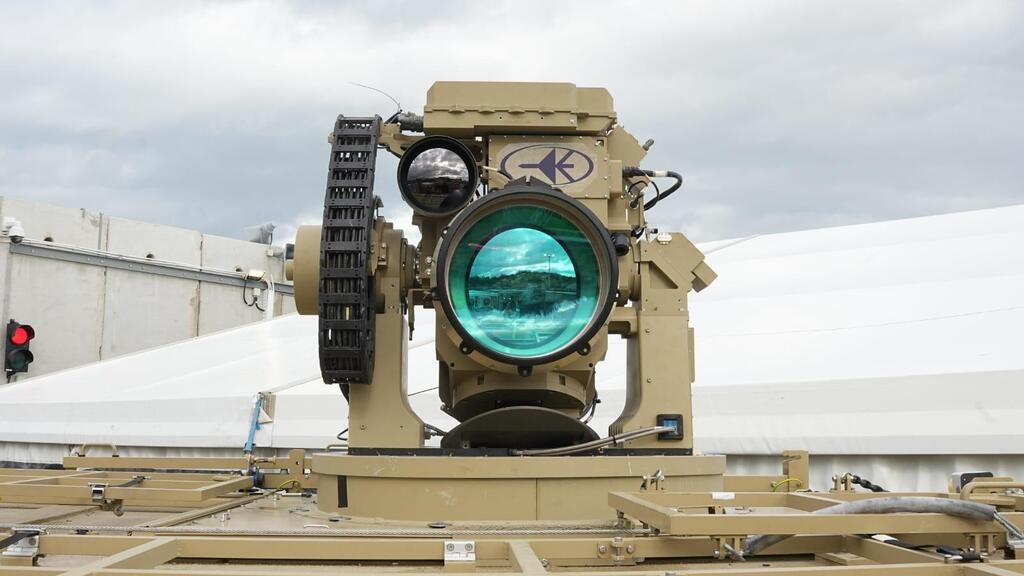 מערכת אור איתן ל יירוט ב לייזר