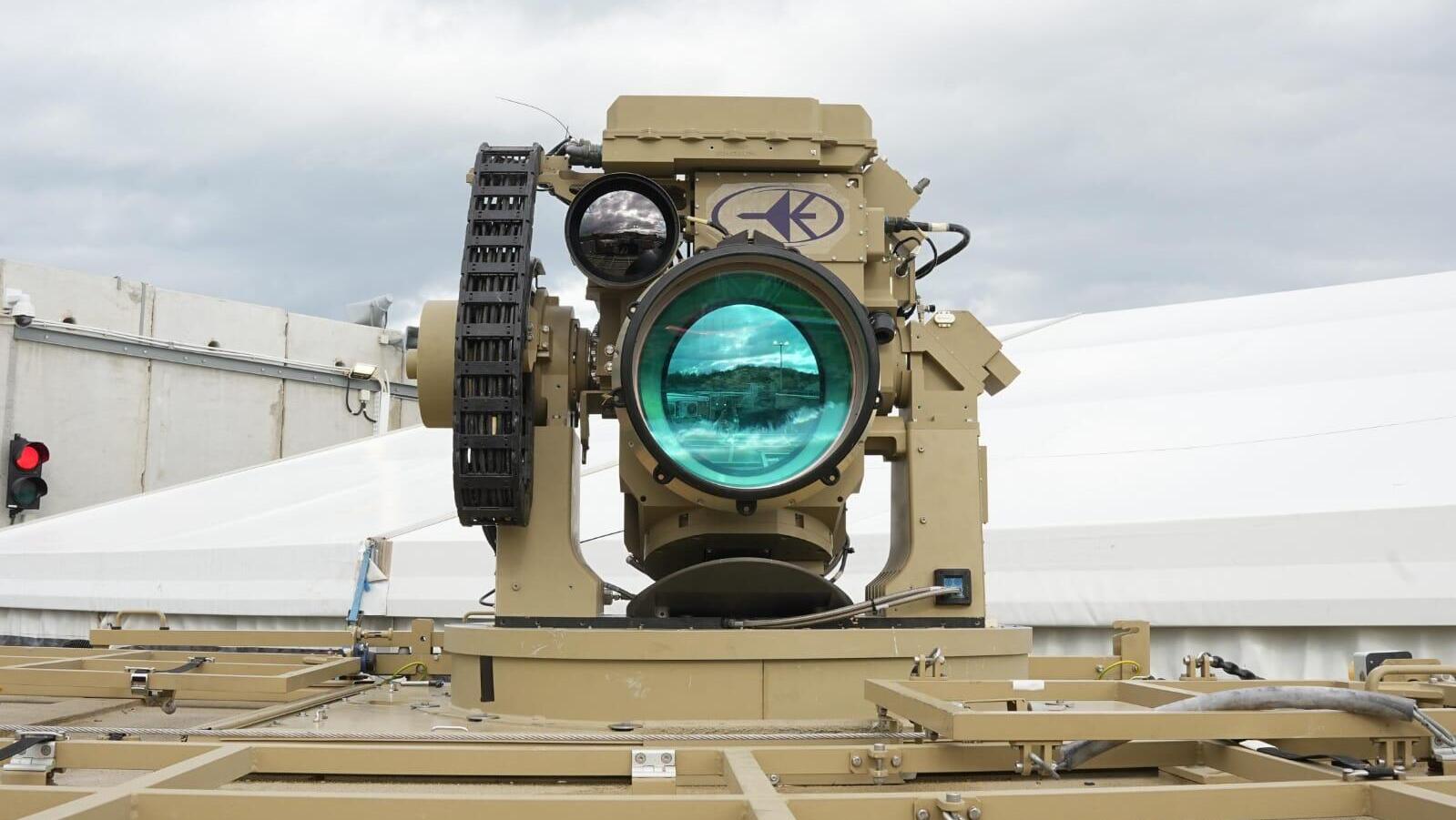 מערכת אור איתן ל יירוט ב לייזר