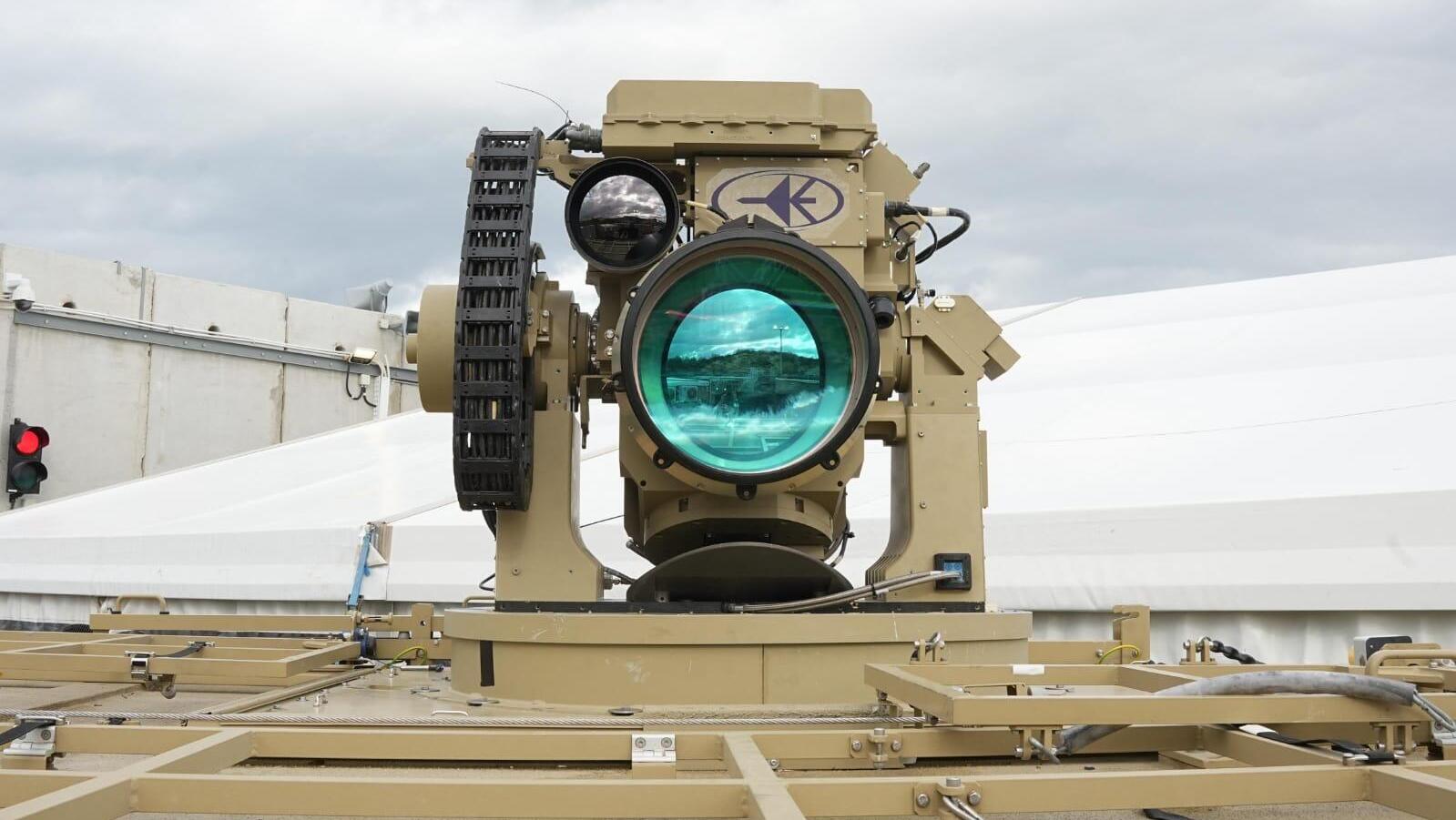 מערכת אור איתן ל יירוט ב לייזר