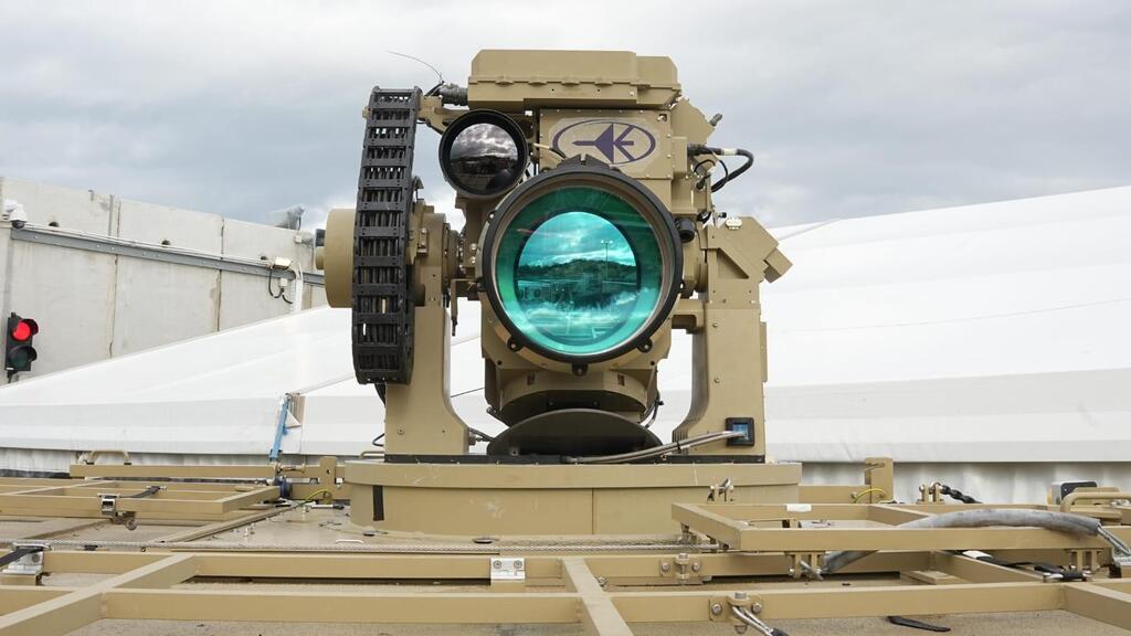 מערכת אור איתן ל יירוט ב לייזר