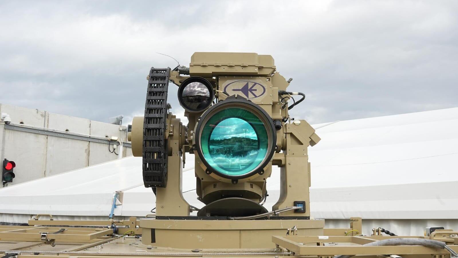 מערכת אור איתן ל יירוט ב לייזר