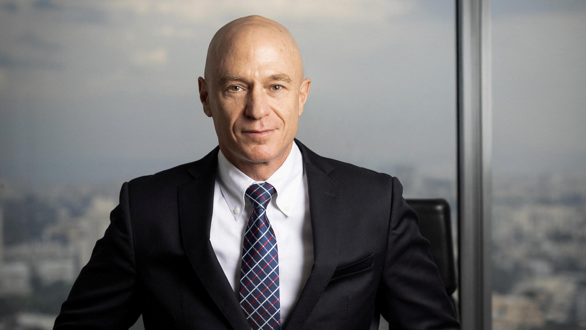 מוסף מנהלים 2025 - יורם נוה מנכ"ל כלל ביטוח - מגזין 50 המנהלים הטובים  2025