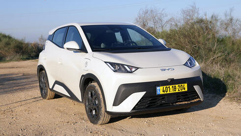 דולפין סרף: החשמלית החדשה של BYD יכלה להיות הטובה ביותר, אך הטווח מאכזב 