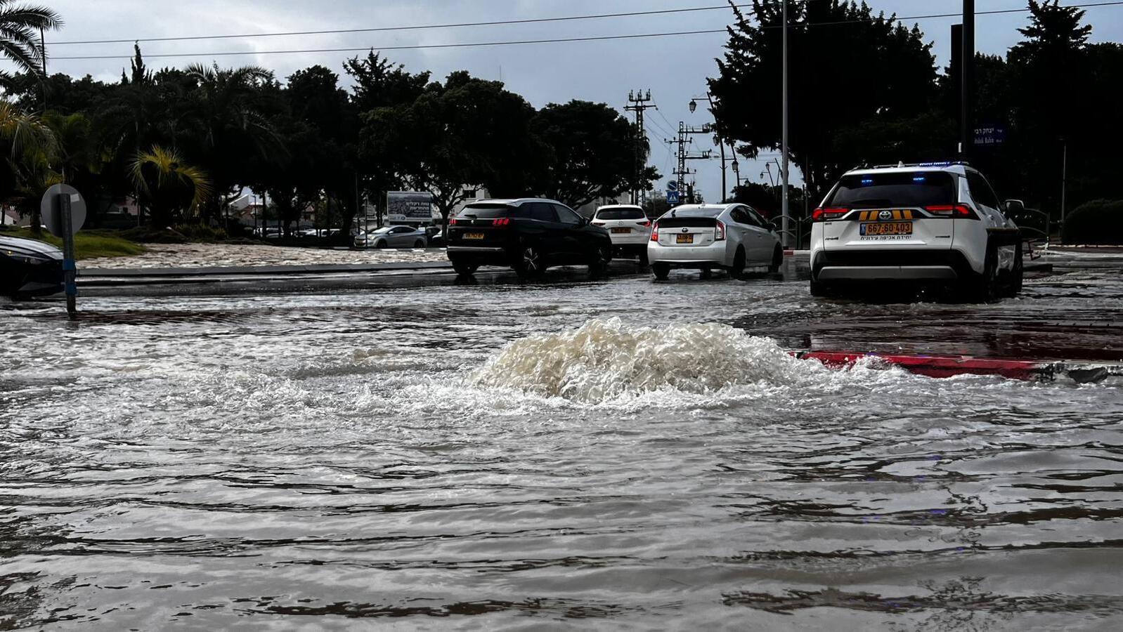 אשקלון הצפה הצפות שיטפון מזג אוויר גשם 