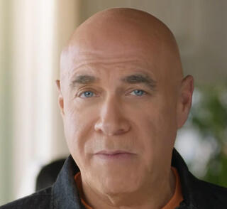 הפרסומת של מזרחי־טפחות לפיקדון התחלות חדשות. בעוד עשר שנים תקבלו 1,349 שקל, הבנק יקבל הרבה יותר