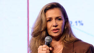 ועידת תחזיות - פזית גרפינקל משנה למנכ"ל בנק הפועלים וידאו