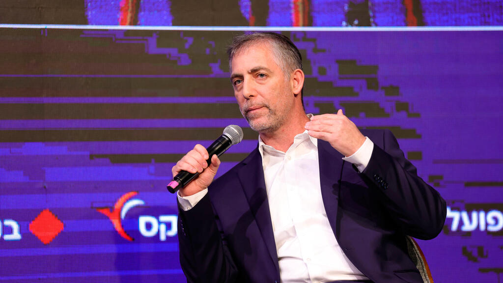 יו"ר רשות ניירות ערך ספי זינגר. חשבון השקעה לכל מוצרי החיסכון (צילום: עוז מועלם) ועידת תחזיות - ספי זינגר יו"ר רשות ניירות ערך בשיחה עם גלית חמי עורכת כלכליסט