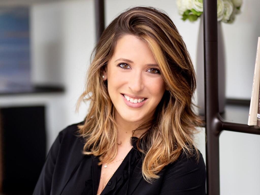 Aya Peterburg S Capital