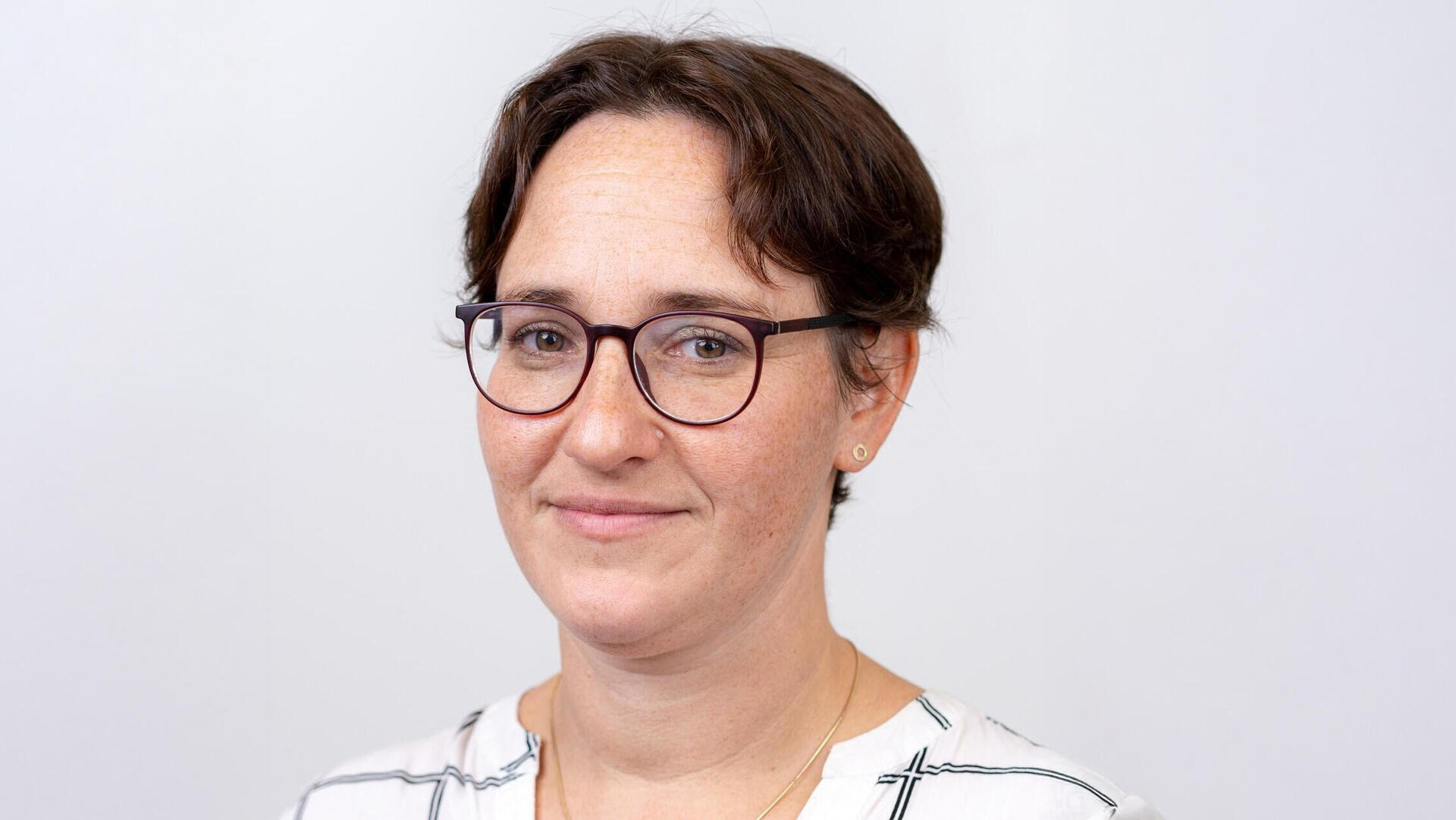 ד"ר מיכל ברייאר עמותת במקום תמונת רוחב