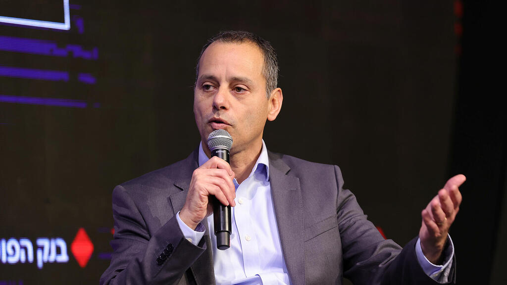 אייל בן סימון מנכ"ל קבוצת הפניקס (צילום: עוז מועלם) ועידת תחזיות - אייל בן סימון מנכ"ל קבוצת הפניקס