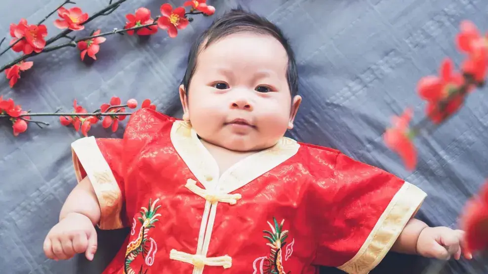 תינוק סיני ילודה בסין