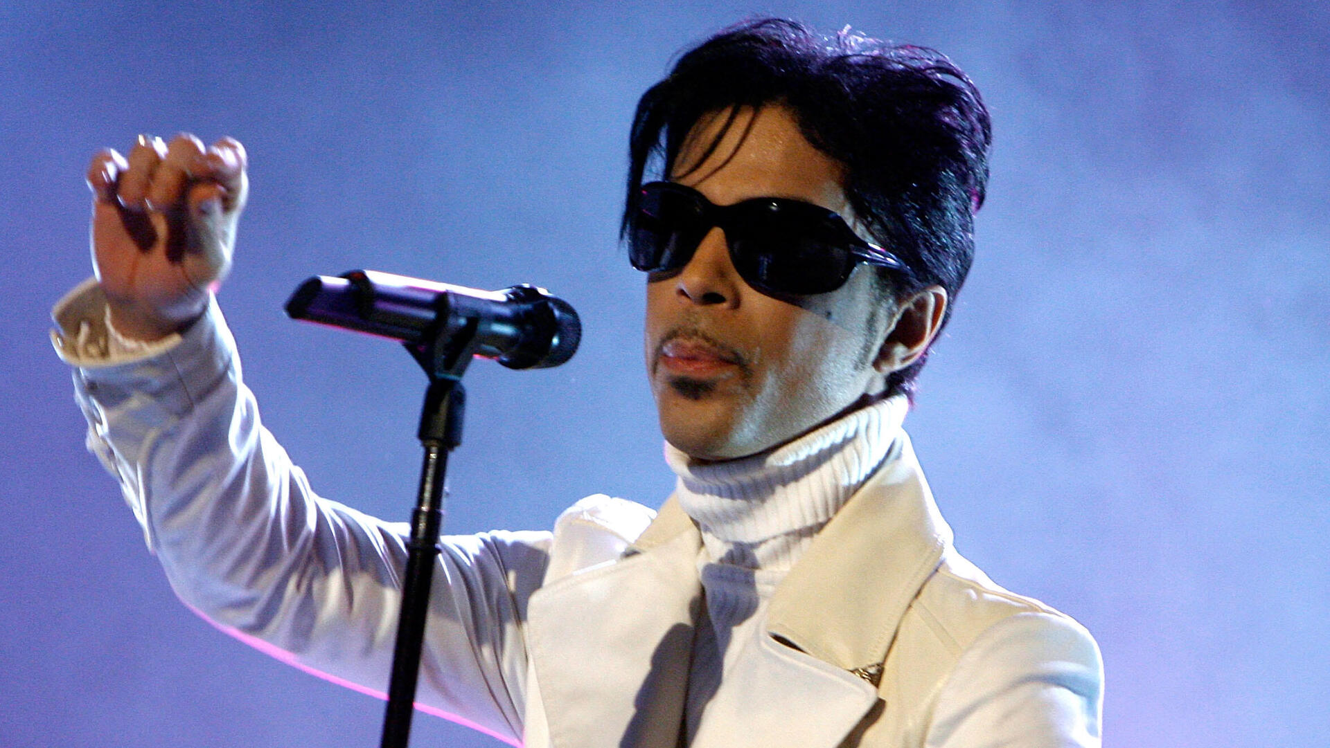 פרינס זמר מת ב2016