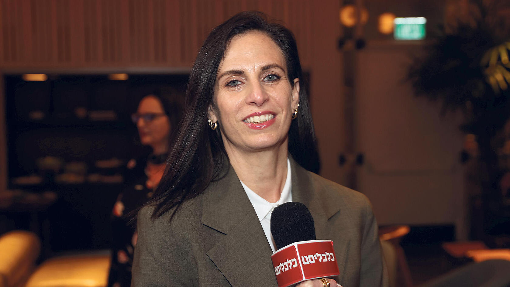 אירוע גאלה מסתכלות קדימה - ליאת חזות מנכ"לית פועלים אקוויטי