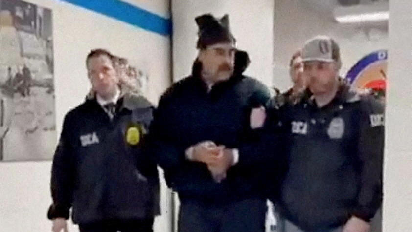 נשיא ונצואלה לשעבר ניקולס מדורו במתקן מעצר בברוקלין