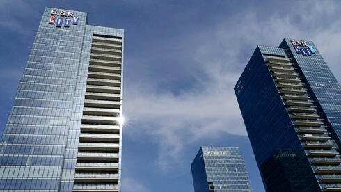 צילום: יובל חן אזור אחד בתל אביב הפיח חיים בענף המשרדים, פתח תקווה מוצפת