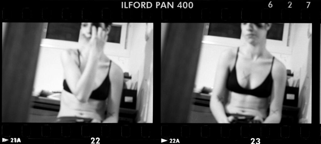 מתוך "יצאתי בשש". "מה שהציל אותי מהקשר זה לדעת שהחברים והמשפחה מחכים לי" (צילום: ליבי קסל) מתוך סרט הדוקו יצאתי בשש פנאי