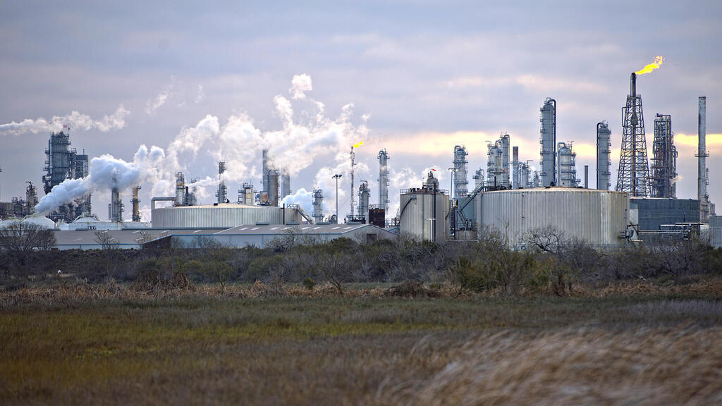 בית זיקוק של ואלרו אנרג'י בטקסס. בכירים בחברות הנפט נפגשו עם שר האנרגיה (צילום: Eddie Seal/Bloomberg) בית זיקוק של חברת ואלרו אנרג'י ב טקסס