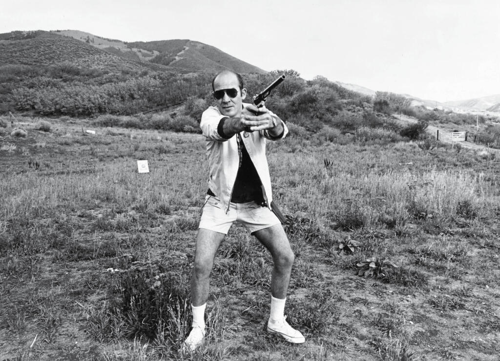 העיתונאי והסופר חובב הבורבון האנטר  ס. תומפסון