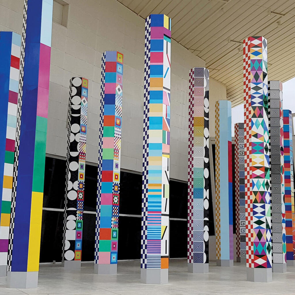 מוזיאון אגם ב ראשון ל ציון תערוכה על יצירותיו של האמן יעקב אגם