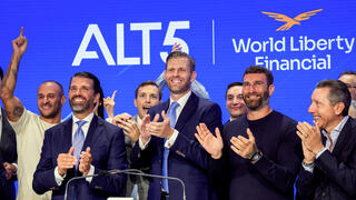 צ'ייס הירו מממייסדי WLF, דונלד טראמפ ג'וניור , זאק ויטקוף ו אריק טראמפ