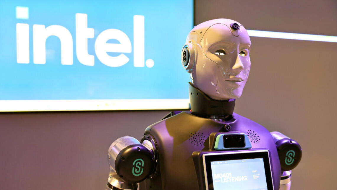 תערוכת CES 2026 רובוט של Oversonic שמופעל באמצעות מעבד אינטל