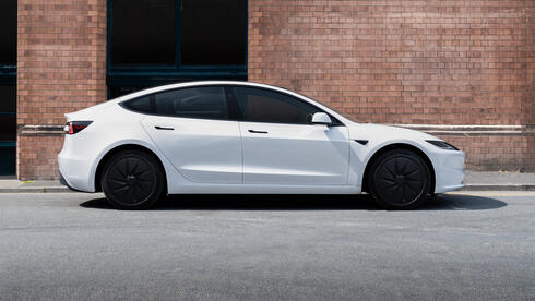 צילום: יצרן טסלה הציגה בישראל מודל 3 מוזל, שלא ממש ידגדג למתחרים הסיניים