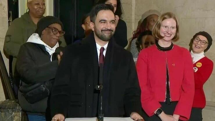 זהראן ממדאני ראש עיריית ניו יורק במסיבת עיתונאים