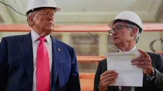 פאוול מציג ל טראמפ  את תוכניות השיפוץ של בניין הפד