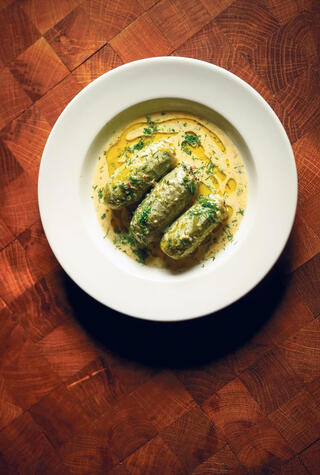 פנאי קוסא מחשי ברוטב אגריסטרה חמוץ מנה מסעדת נורה