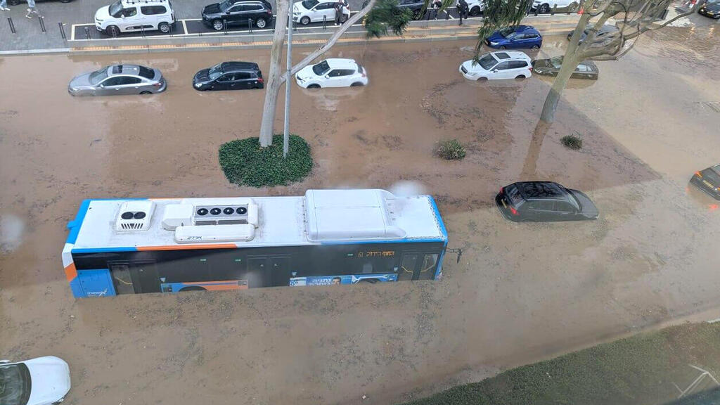 נתניה הצפה הצפות שיטפון מזג אוויר גשם חורף