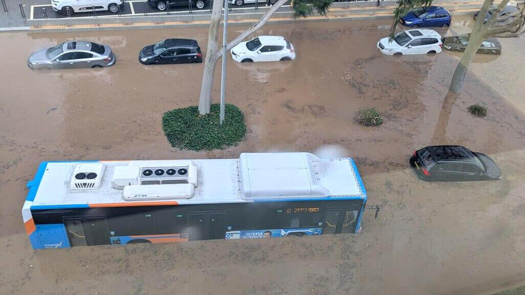 נתניה הצפה הצפות שיטפון מזג אוויר גשם חורף