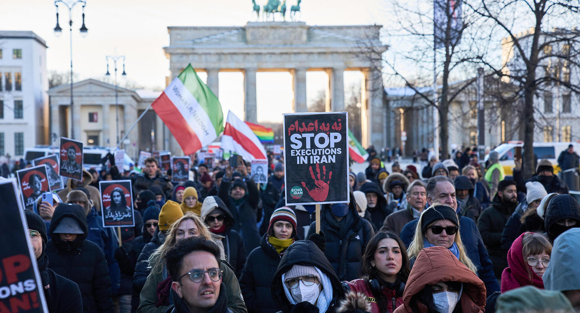 פוטו הפגנות מהפכה איראן ברלין