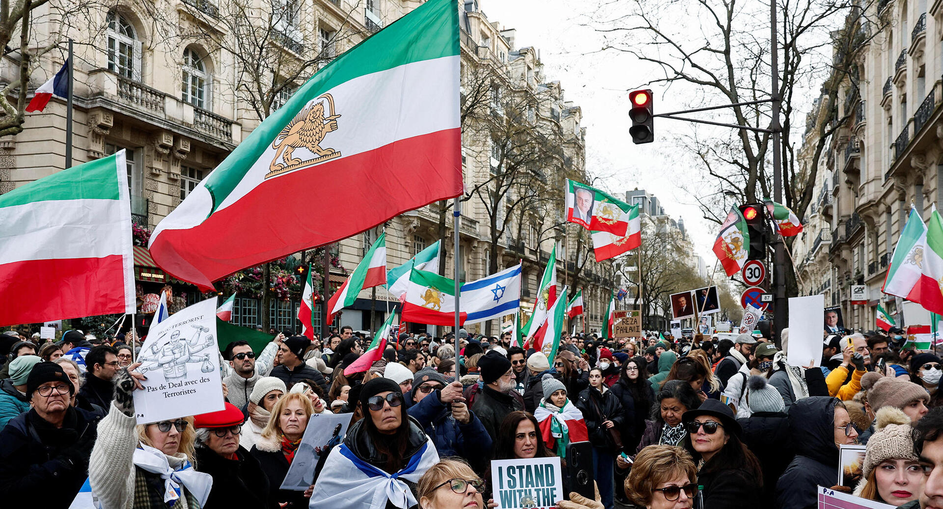 פוטו הפגנות מהפכה איראן פריז