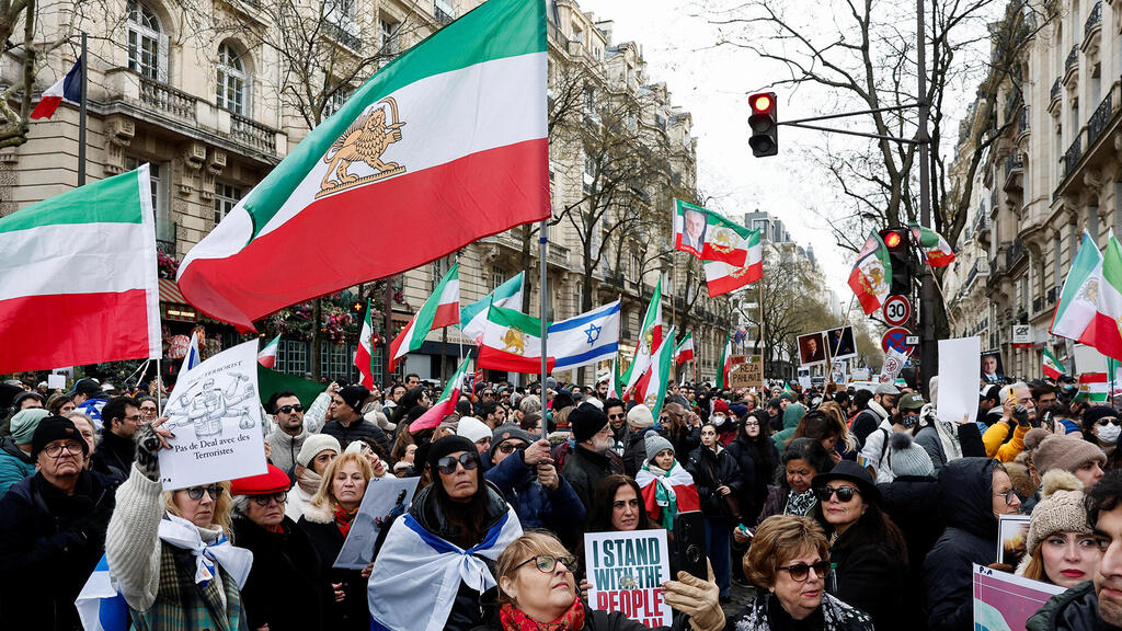 פוטו הפגנות מהפכה איראן פריז