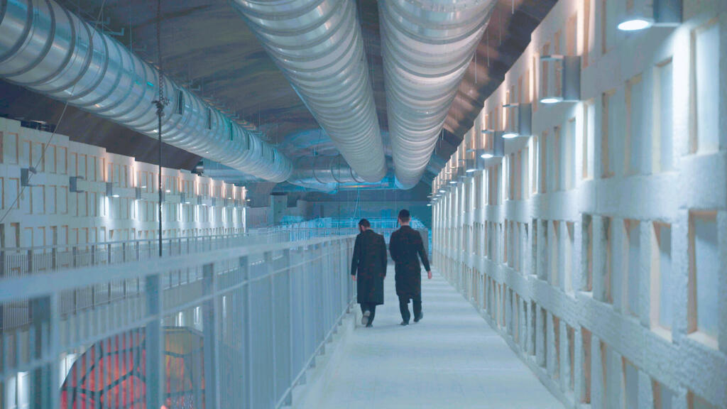 פנאי עיר המתים סרט