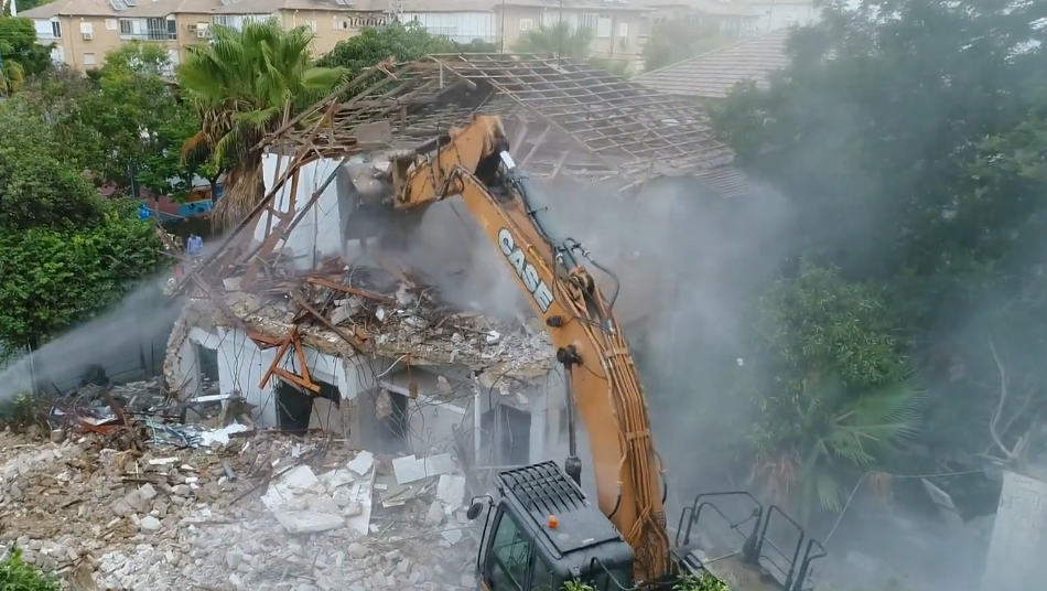 הריסת בניין ב פרויקט התחדשות עירונית של מותג עירוני רחוב צה"ל 14 גבעתיים