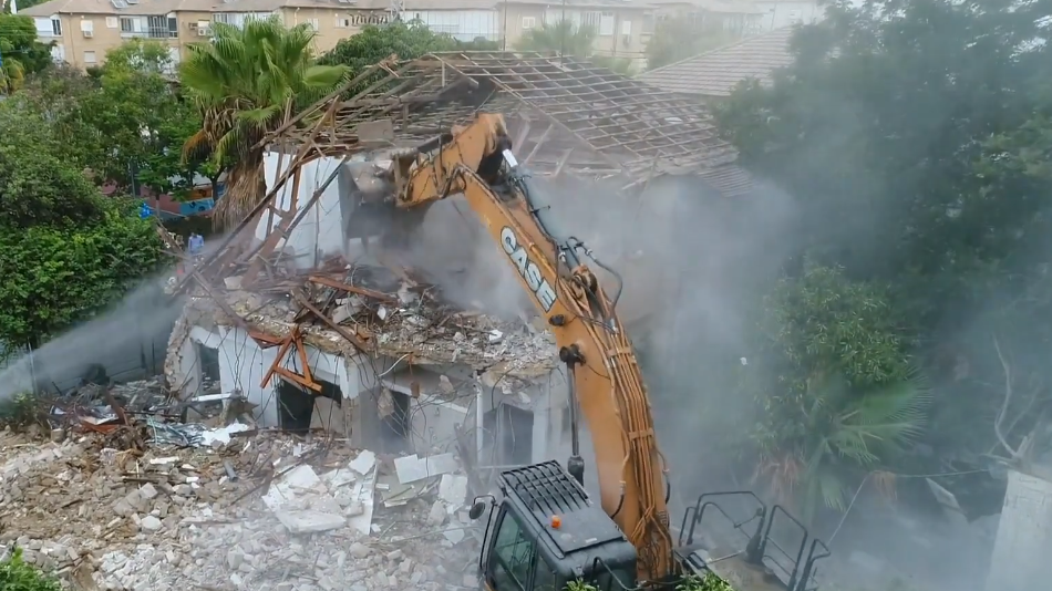 הריסת בניין ב פרויקט התחדשות עירונית של מותג עירוני רחוב צה"ל 14 גבעתיים