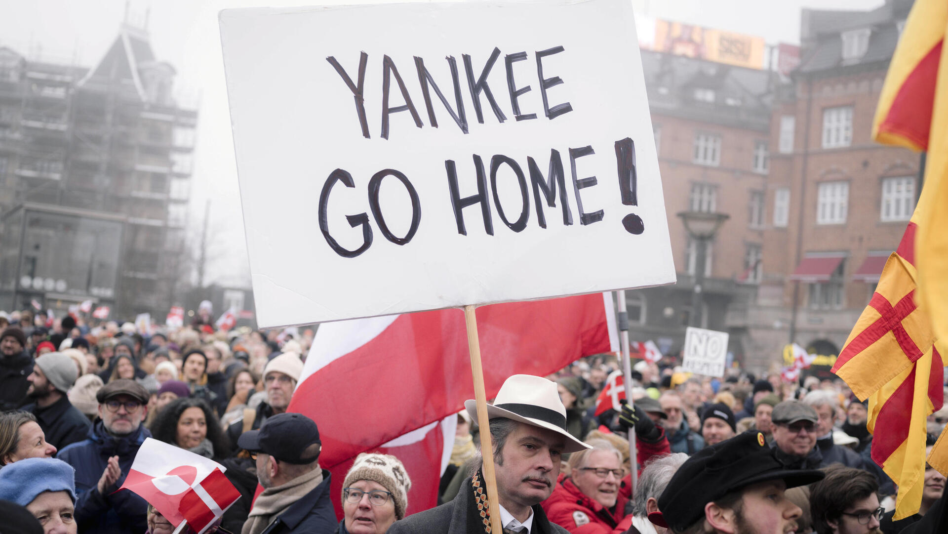 הפגנה ב קופנהגן דנמרק 2 נגד כוונת ארה"ב ו דונלד טראמפ להשתלט על גרינלנד