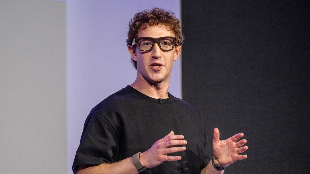 מארק צוקרברג מנכ"ל מטא משקפיי Meta-Ray-Ban