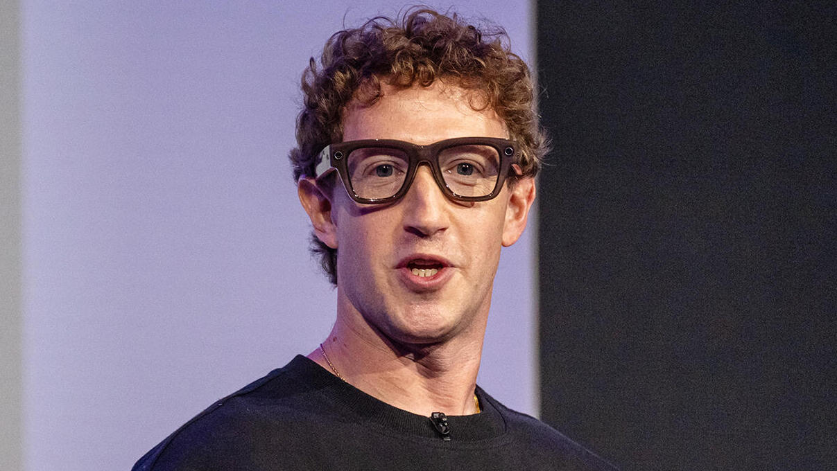מארק צוקרברג מנכ"ל מטא משקפיי Meta-Ray-Ban