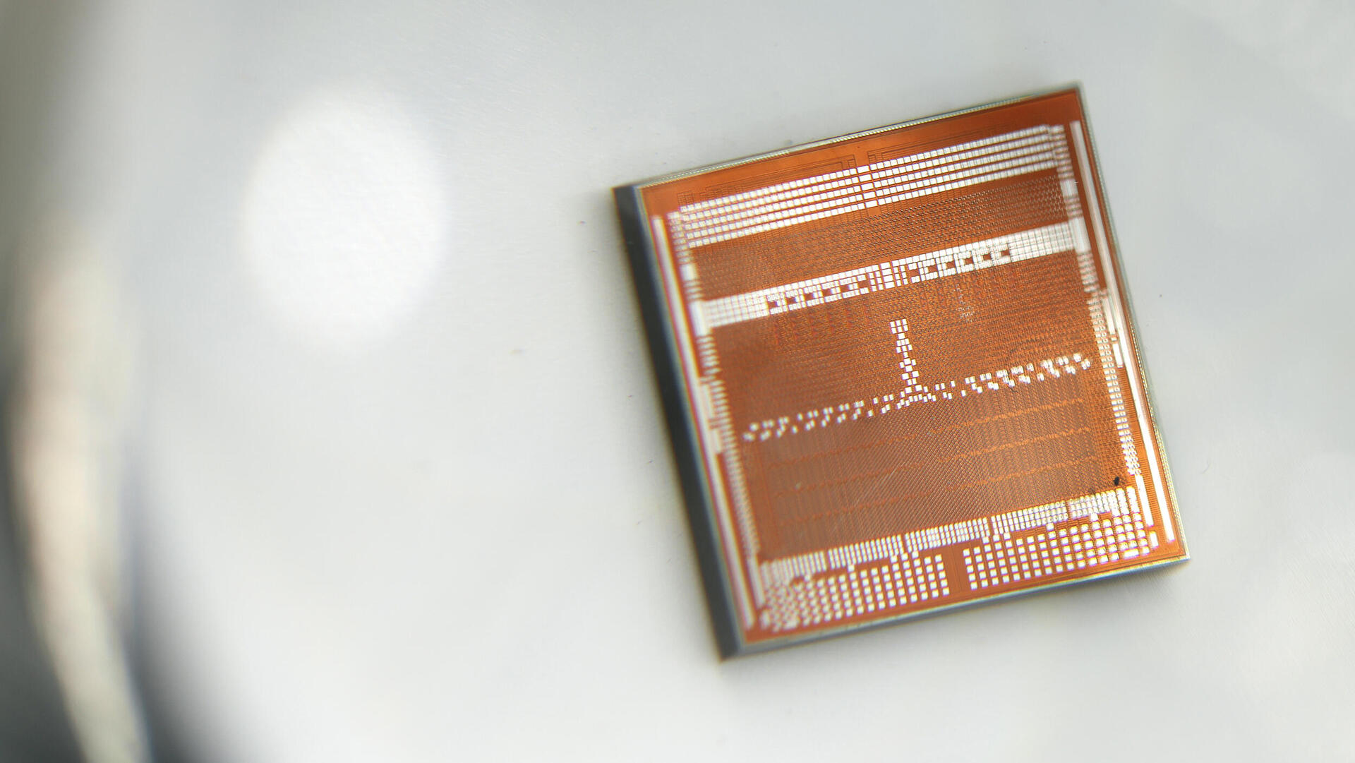 שבב זיכרון של חברת מיקרון micron