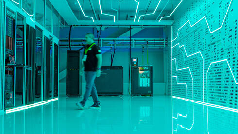 סם אלטמן כבר לא שונא פרסומות? ההימור המסוכן של OpenAI