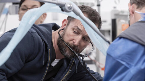 "אי אר" על ספידים: "הפיט" של HBO max חוזרת לעונה שנייה