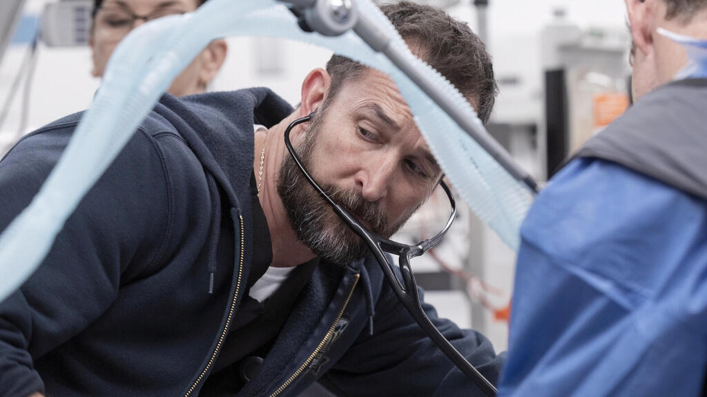 מתוך סדרת הדרמה הרפואית הפיט The Pitt פנאי