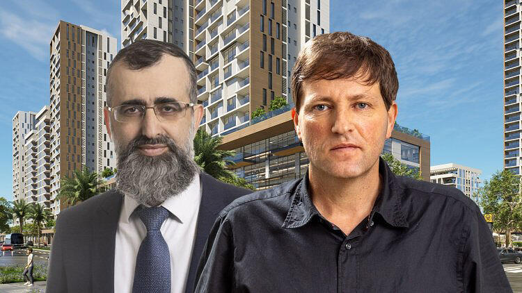 ראש עיריית פת רמי גרינברג ויו"ר מטה התכנון הלאומי נתן אלנתן על רקע הדמיה של התוכנית במתחם סירקין